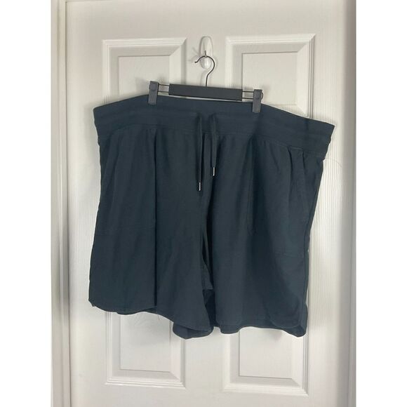 Athleta Farallon Midi Short Size 3X Black 7 Inch Inseam Casual Comfort Plus Sz N - Picture 4 of 12